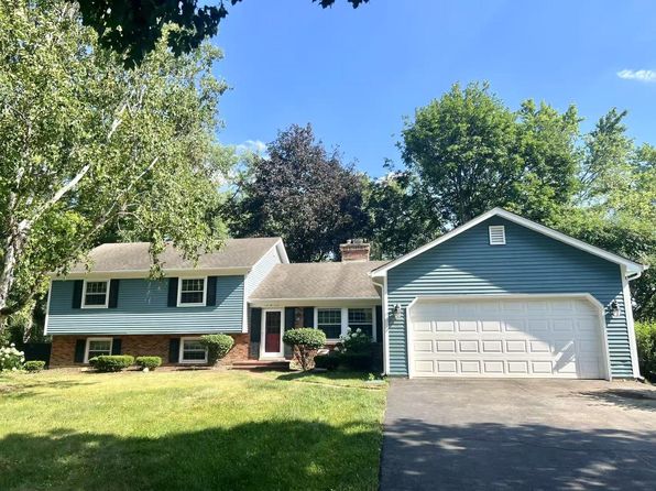 25W135 Essex Ave