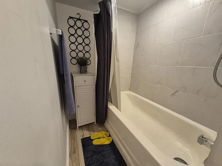 1191 Woodbine Ave #BASEMENT — Photo 14