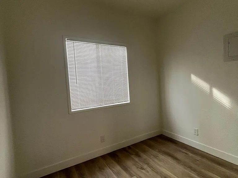 842 Alamitos Ave — Photo 20
