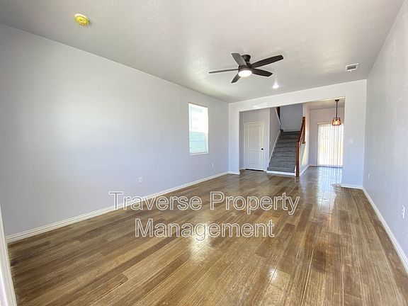 5th image of 2356 Evans Ave