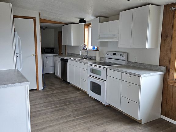 4th image of 40 Flemming Ln