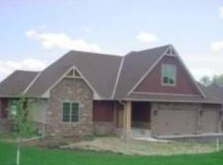 29411 Morningside Ct, Lindstrom, MN 55045