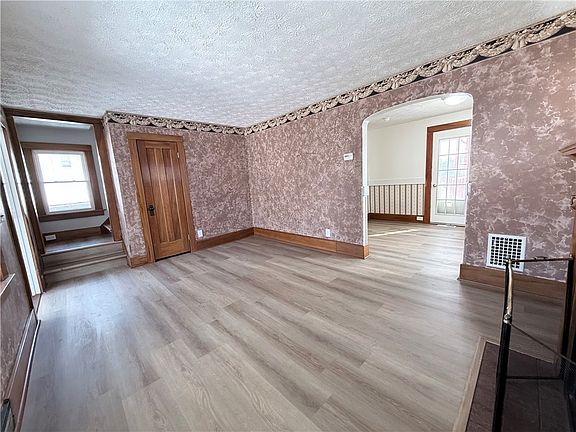 5th image of 41 Maynard St