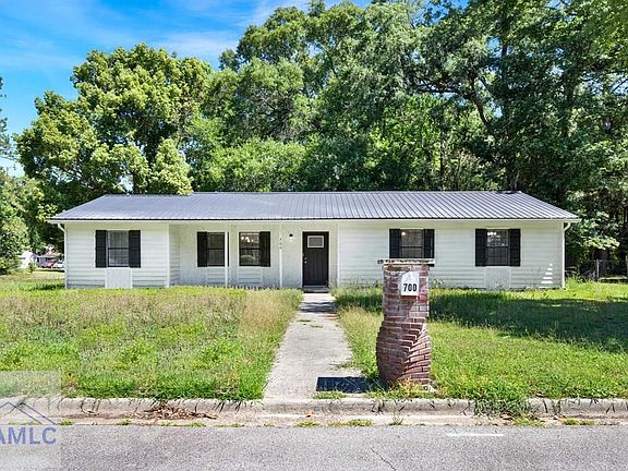 2nd image of 700 Thornwood Way