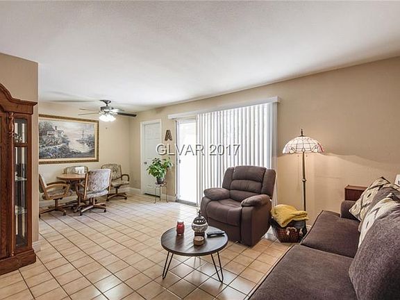 5th image of 3423 Villa Knolls South Dr