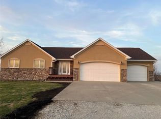 3110 Woodland Ln, Truro, IA 50257