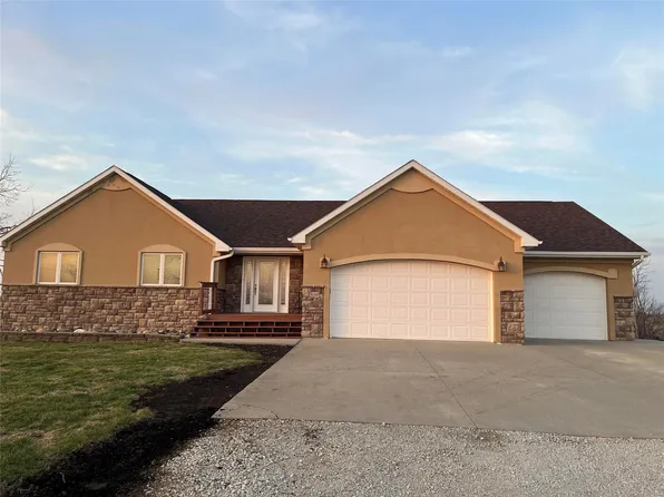 3110 Woodland Ln, Truro, IA 50257