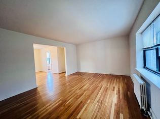 402 Park Ave, Rutherford, NJ 07070