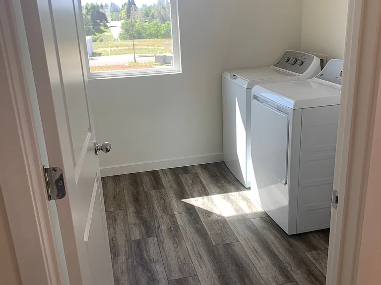 2261 Milano Trl — Photo 9
