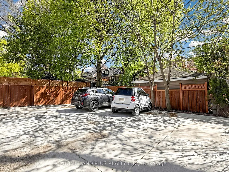919 Avenue Rd #3 — Photo 35