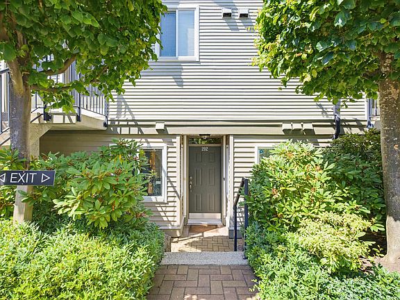 3rd image of 4238 Albert St #202