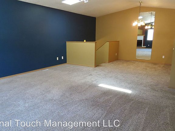 4th image of 1326 32nd Street Cir S
