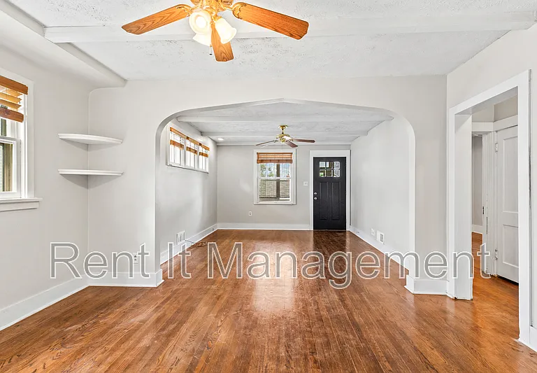 2315 N 61st St — Photo 5
