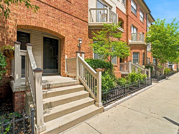 2nd image of 22 W Russell St
