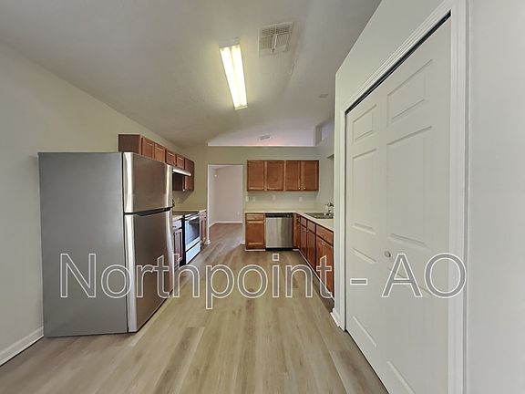 4th image of 153 Marisco Way