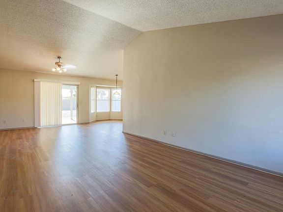 3rd image of 4803 E Fairfield St