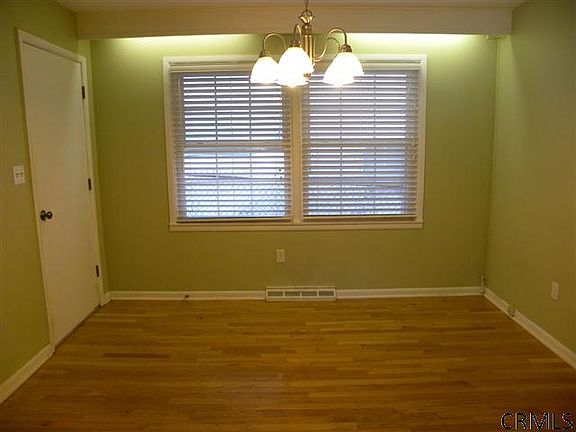 4th image of 3 Beacon Ave