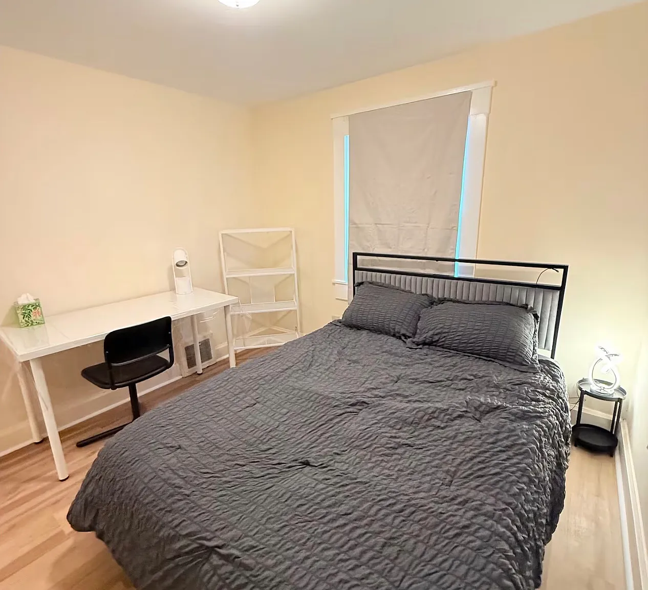 4 bed, 1100 sqft, $1,300 — Photo 1