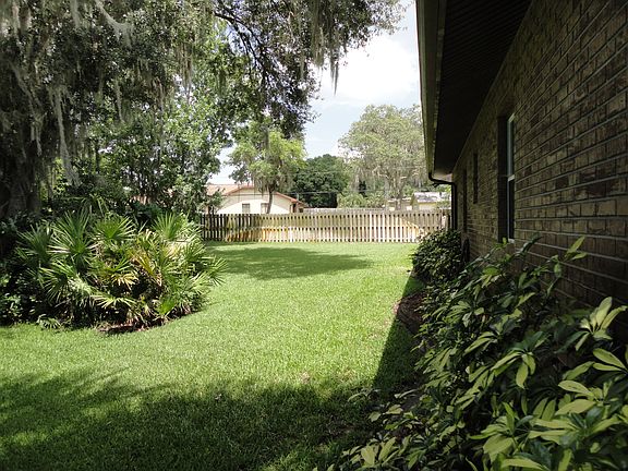 3rd image of 3175 Sandalwood Ln