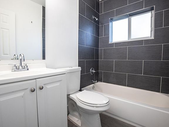 5th image of 730 NE 128th St APT 3