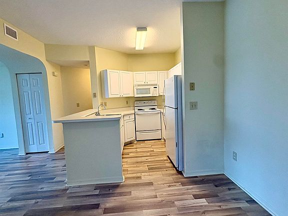 2nd image of 25113 Harbour Vista Cir