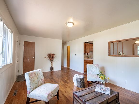 5th image of 20 Ashland Ave