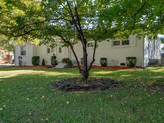 3rd image of 121 Donelsonwood Dr