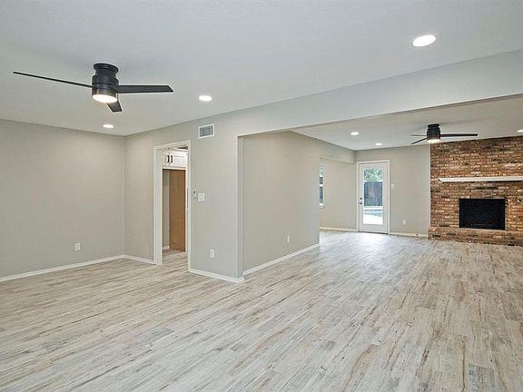 3rd image of 7854 El Pensador Dr
