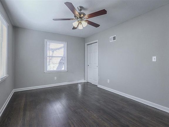 5th image of 612 W 87th Ter