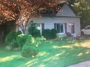 520 W Lake St, South Lyon, MI 48178