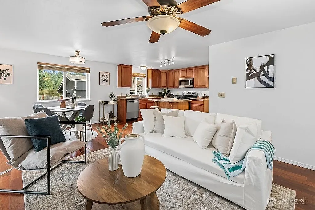 444 Marine View Pl — Photo 3