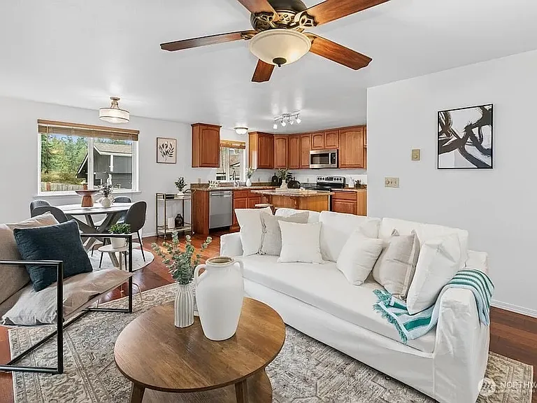 444 Marine View Pl — Photo 3
