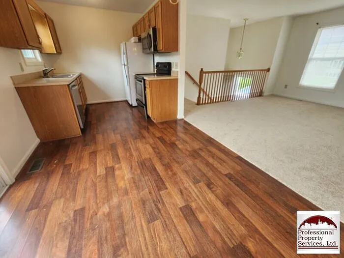1048 Kasinof Ave — Photo 8