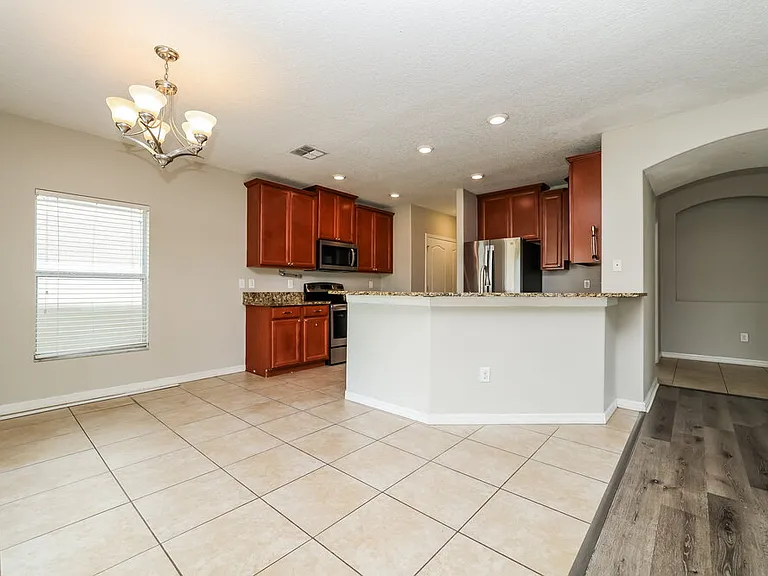 6402 Trent Creek Dr — Photo 7