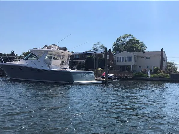 2144 Legion St, Bellmore, NY 11710