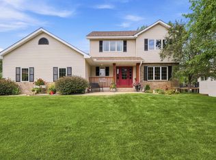 365 Windsor Ln, Saint Paul, MN 55115