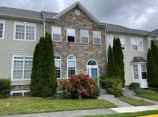 806 Linfield Ter NE, Leesburg, VA 20176
