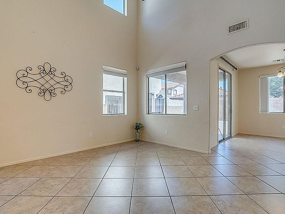 2nd image of 472 E Calle De Ocaso