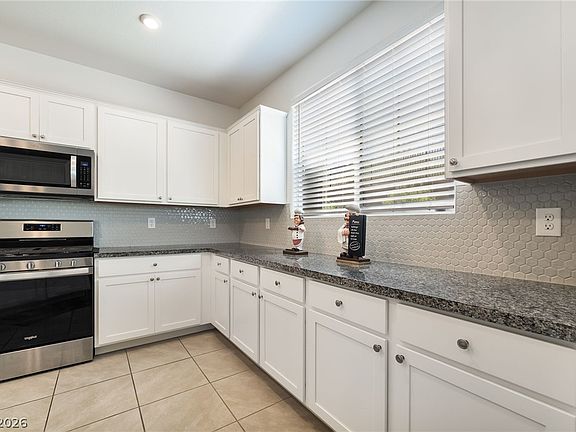 5th image of 1371 Graphite Ave