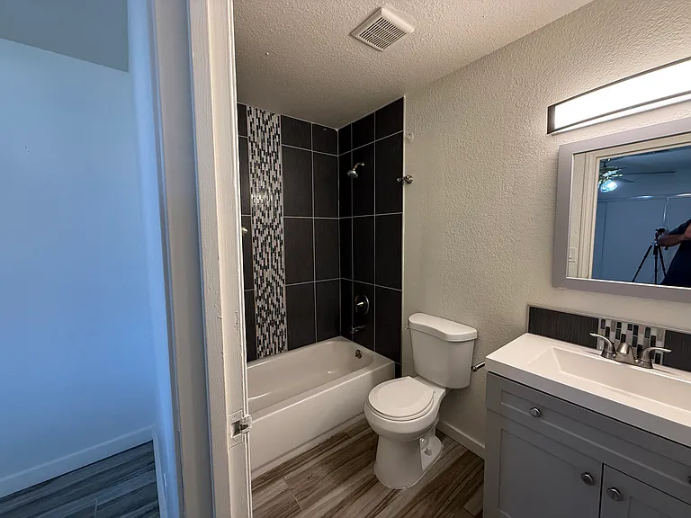 441 N Lamb Blvd #C — Photo 2