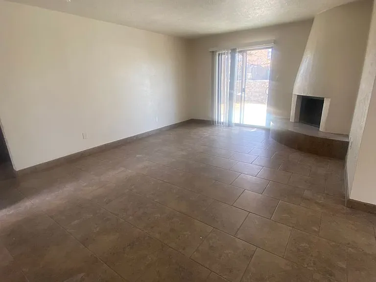 2908 Los Amigos Ct #A — Photo 3