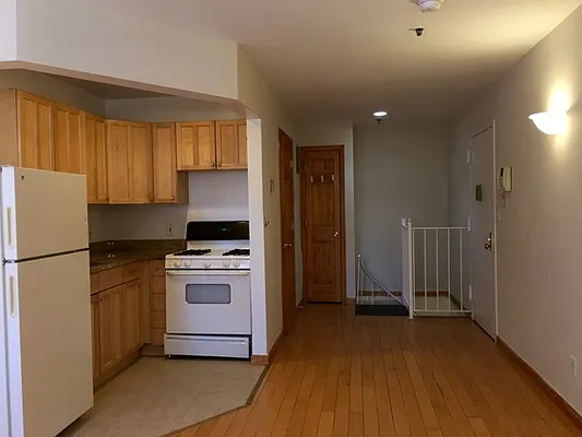 Rented by Astoria Realty | media 23