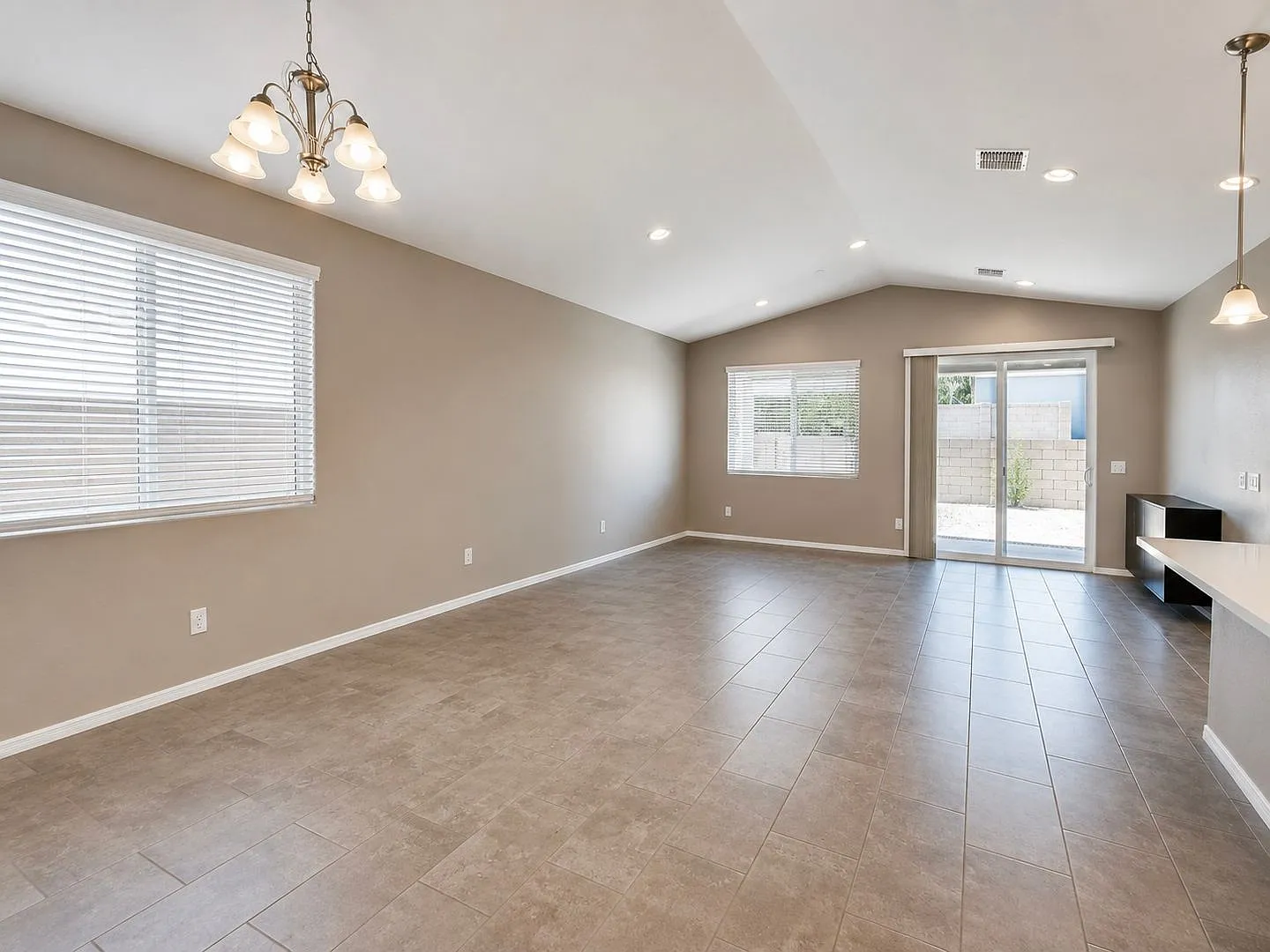 Stylish 3-Bedroom Saddlewood Home Available Now! — Photo 4
