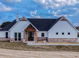 Leo Ln, Poolville, TX 76487