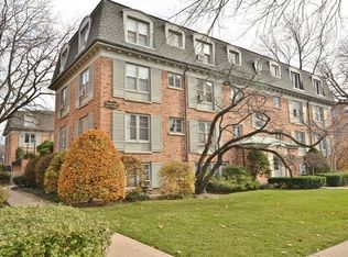 1925 Sherman Ave, Evanston, IL 60201