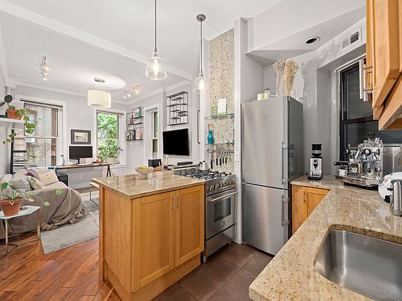 3rd image of 131 Thompson St APT 2D