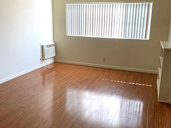 3rd image of 319 N Maryland Ave APT 14