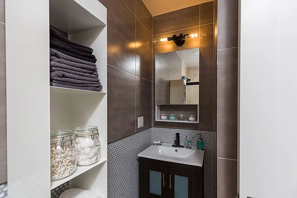 Rented by Nooklyn NYC LLC | media 65