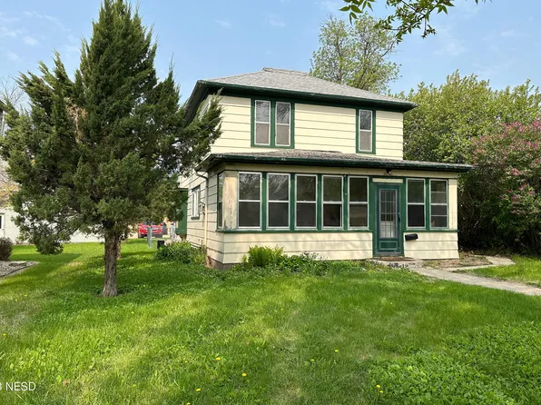 911 E 2nd St, Webster, SD 57274
