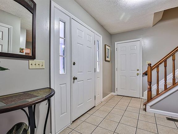 3rd image of 530 Hamblin Dr